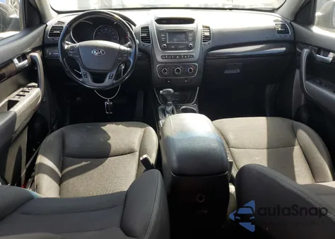 2014 Kia Sorento Lx z USA, uszkodzony, nr VIN 5XYKTCA6XEG465164